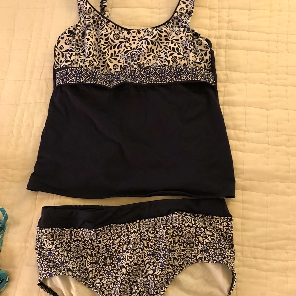 Adorable Land’s End swim bottoms! NWOT Size 12 🏖